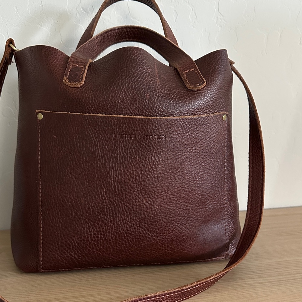 Portland Leather Medium Crossbody Tote Nutmeg